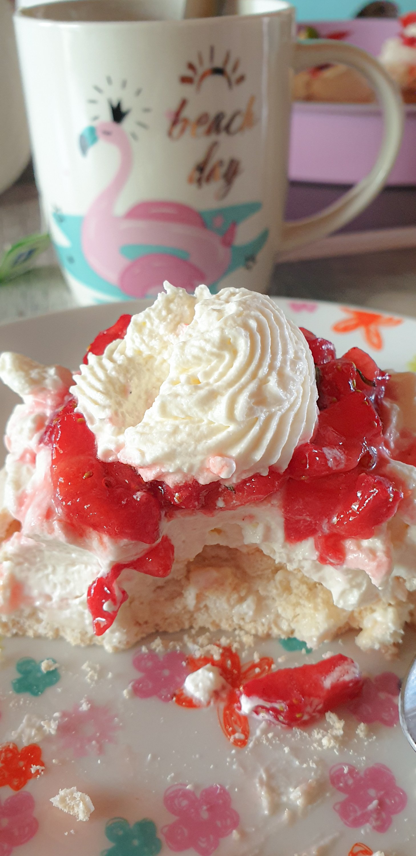 Pavlova fraise Chantilly mascarpone menthe et vodka cerise soplica